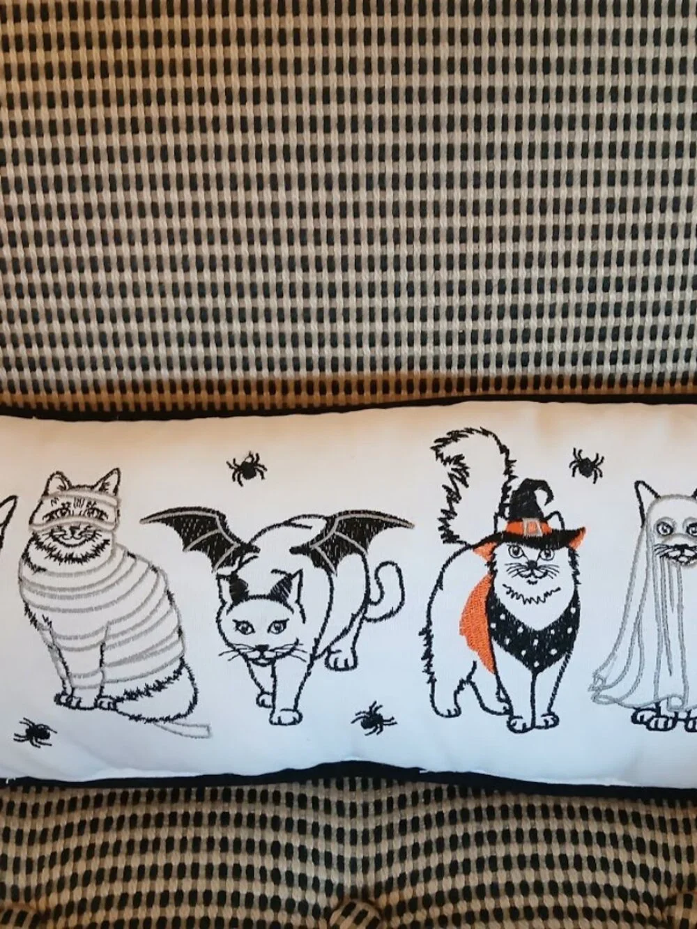 N/A decorative pillow